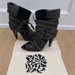 Isabel Marant Show Carnation Alden Boot